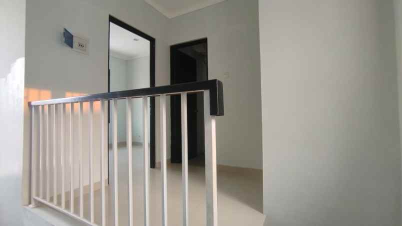 dijual rumah jl h basir