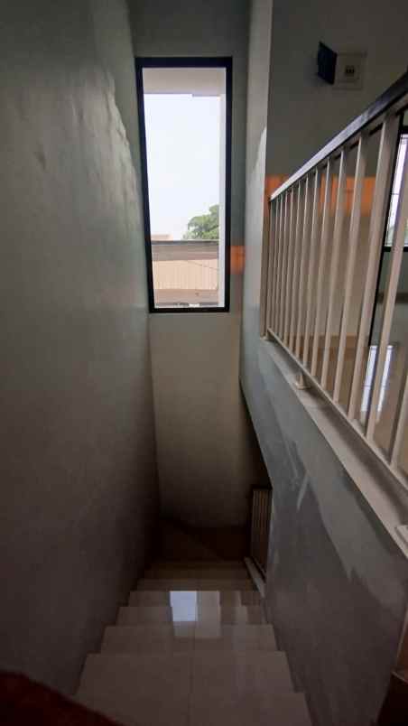 dijual rumah jl h basir