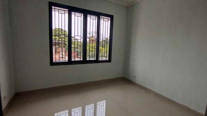 dijual rumah jl h basir