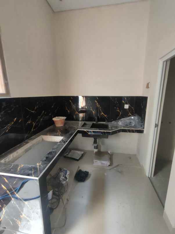 dijual rumah jl imogiri barat