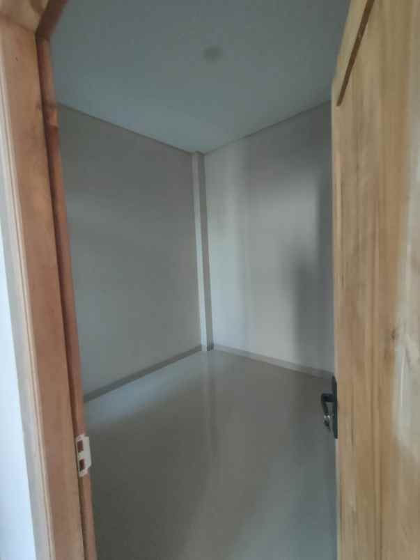 dijual rumah jl imogiri barat