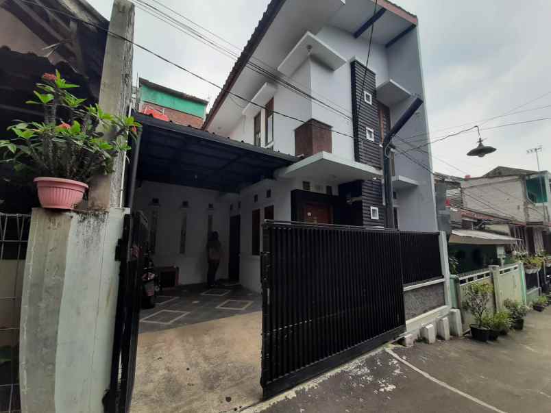 dijual rumah jl jatihandap kodya bandung