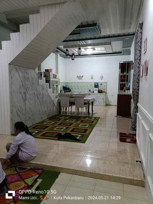 dijual rumah jl kartama