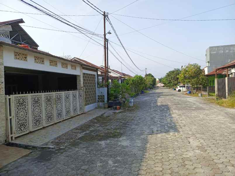 dijual rumah jl kartama