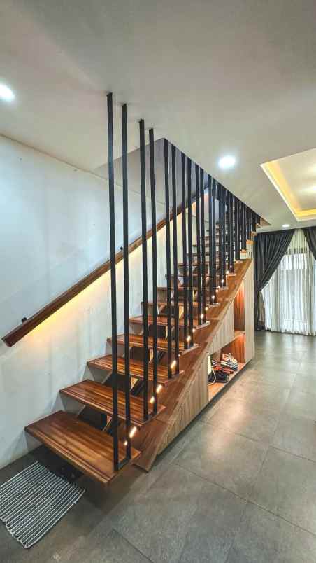 dijual rumah jl kopo