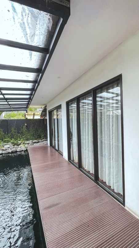 dijual rumah jl kopo