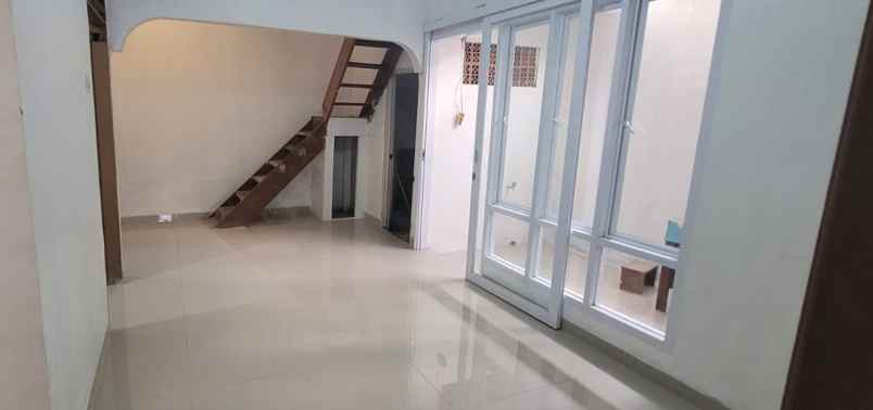 dijual rumah jl margonda raya kemiri muka