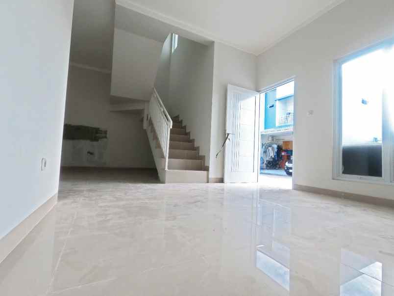 dijual rumah jl masjid al jihad bintaro