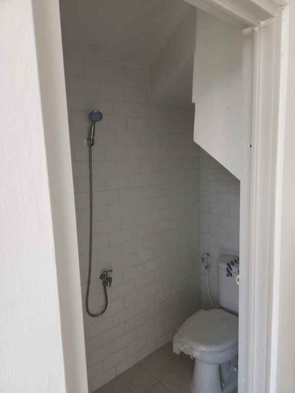 dijual rumah jl merdeka