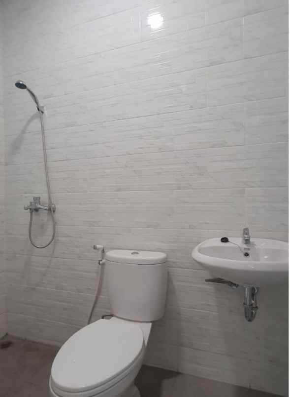 dijual rumah jl nyangka sawangan depok