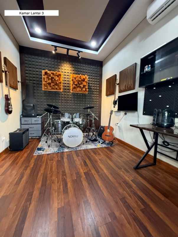 dijual rumah jl pala raya