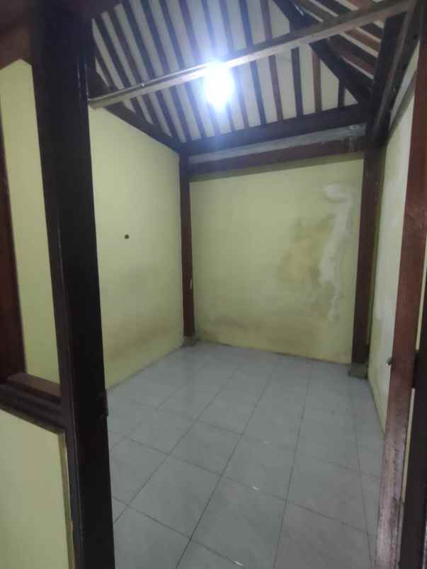 dijual rumah jl parangtritis km 11