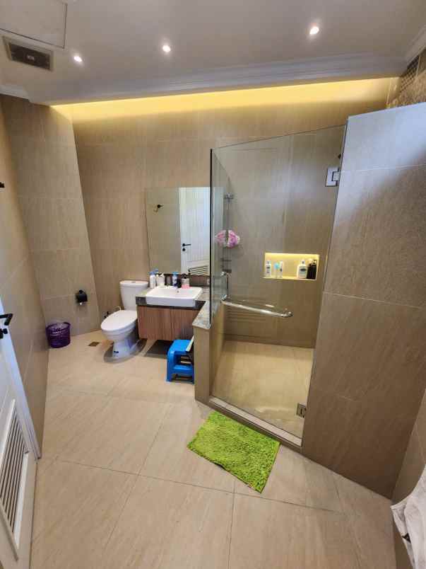 dijual rumah jl perum griya blok petir