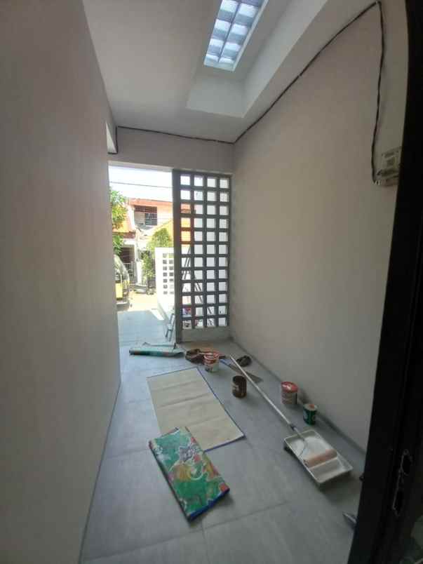 dijual rumah jl pondasi kayu putih