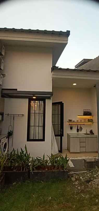dijual rumah jl raya bukit dago rawa