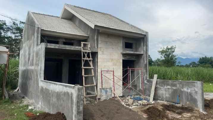 dijual rumah jl raya bunut pakis malang