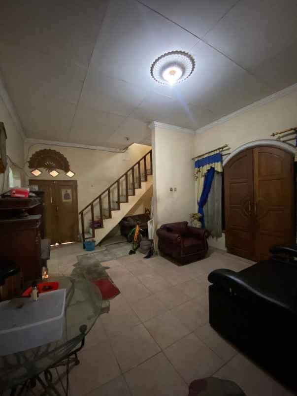 dijual rumah jl raya campaka