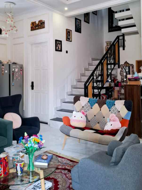 dijual rumah jl raya komplek marinir