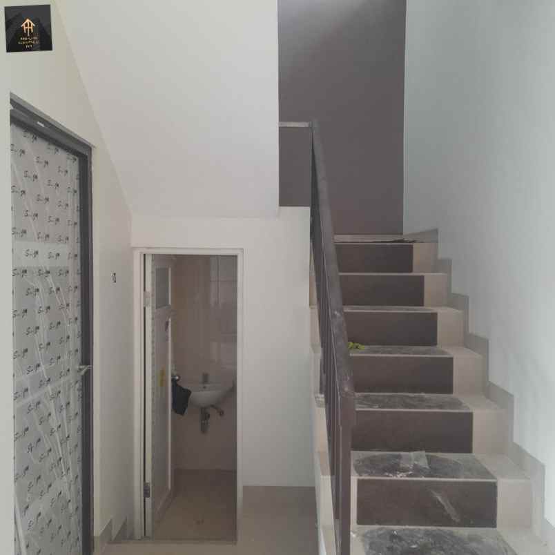 dijual rumah jl riung bandung