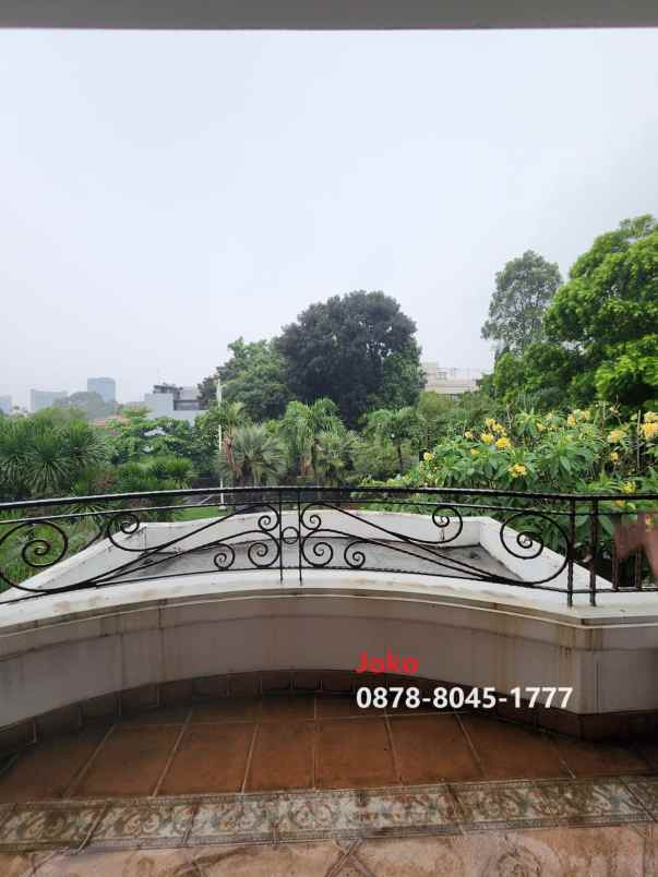 dijual rumah jl sekolah kencana