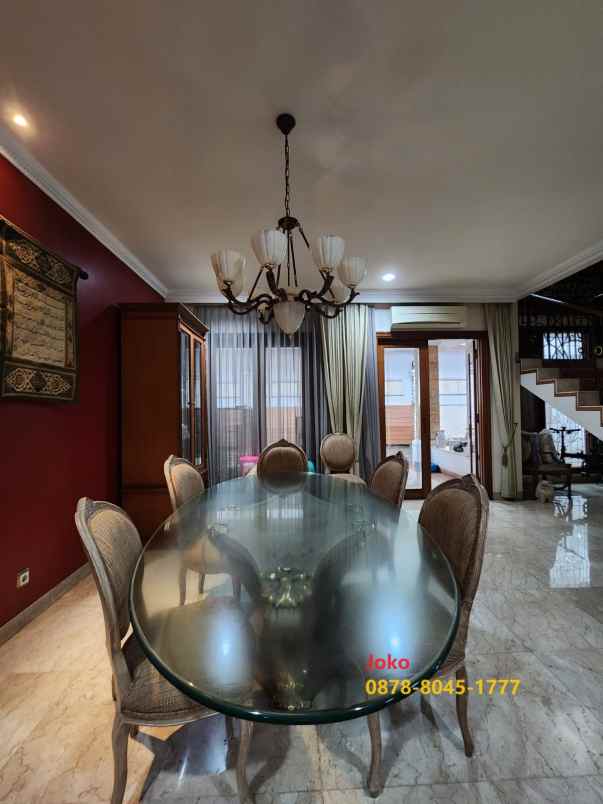 dijual rumah jl sekolah kencana