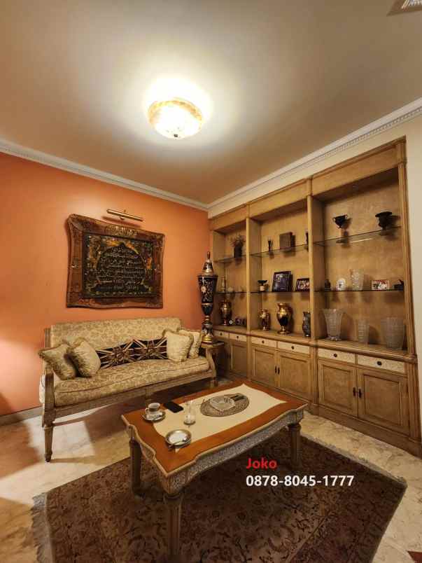 dijual rumah jl sekolah kencana