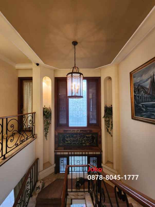 dijual rumah jl sekolah kencana