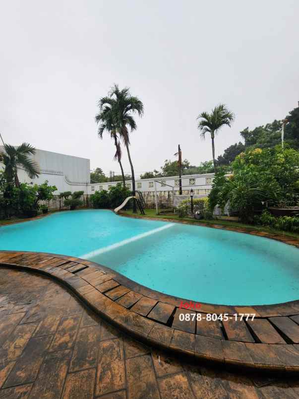 dijual rumah jl sekolah kencana