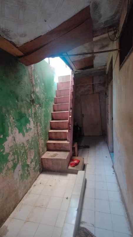 dijual rumah jl uranus margahayu raya