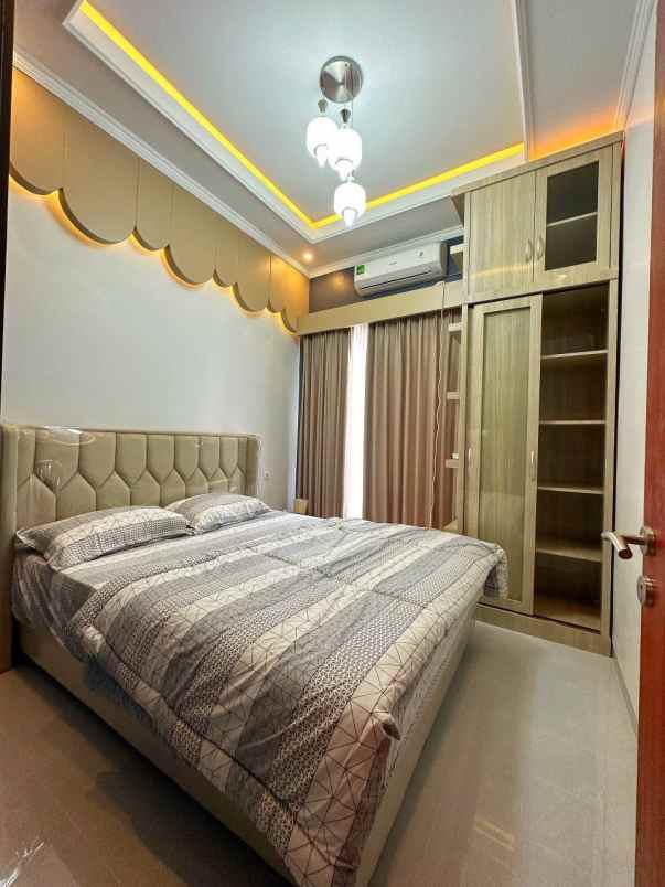 dijual rumah jl utan kayu utara