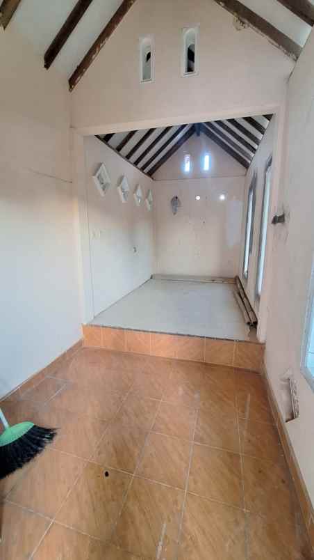 dijual rumah jl wates km 9
