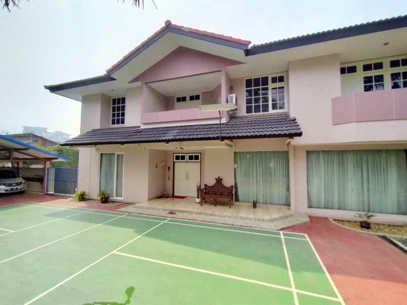 dijual rumah jln raya kebayoran baru