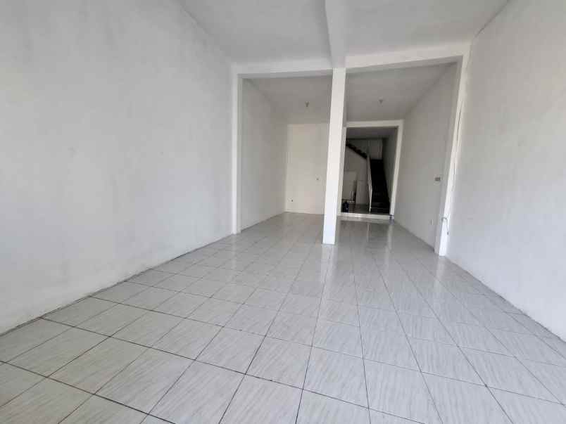 dijual rumah jln raya medokan ayu