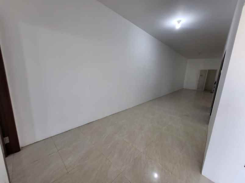 dijual rumah jln raya medokan ayu