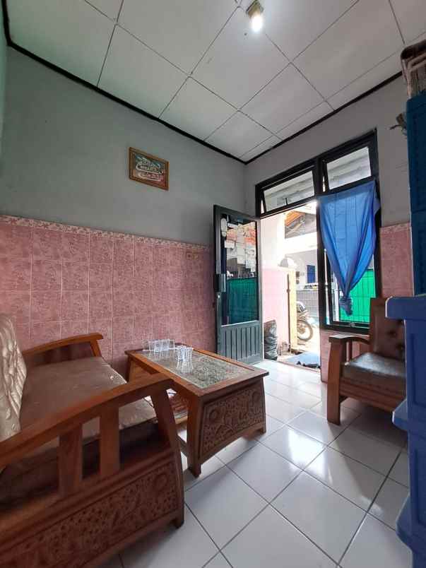 dijual rumah jln raya sukmajaya depok