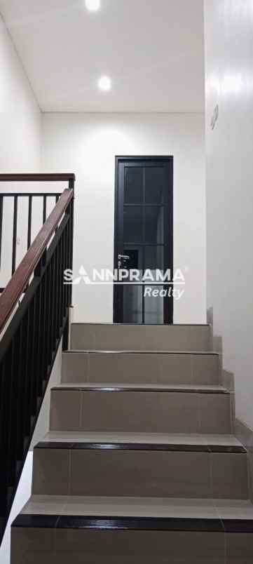 dijual rumah jln samudera rangkapan