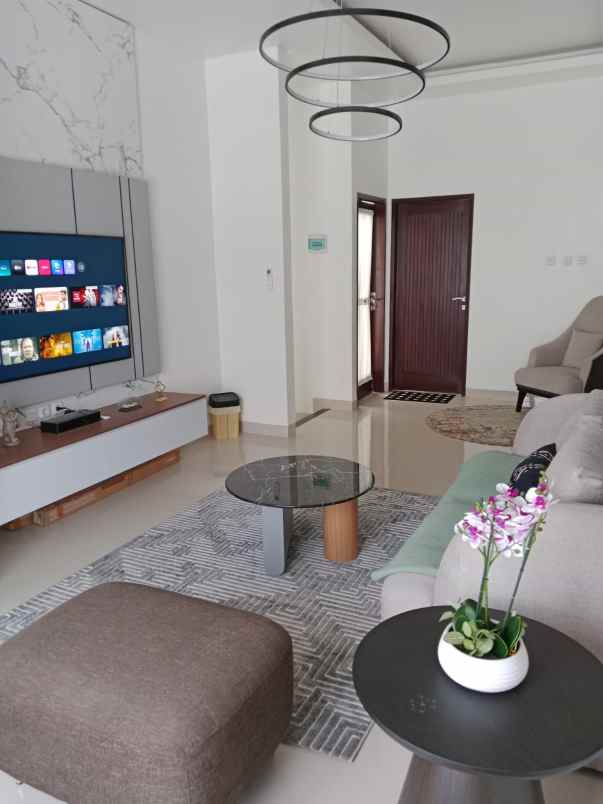 dijual rumah jln trenggana penatih
