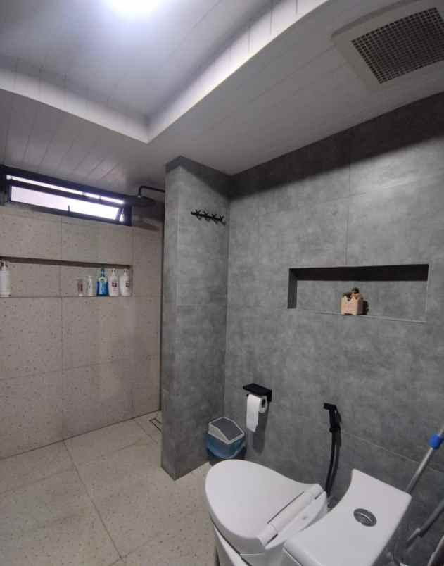 dijual rumah joglo jakarta barat