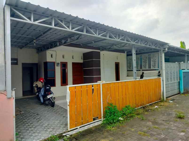 dijual rumah joho