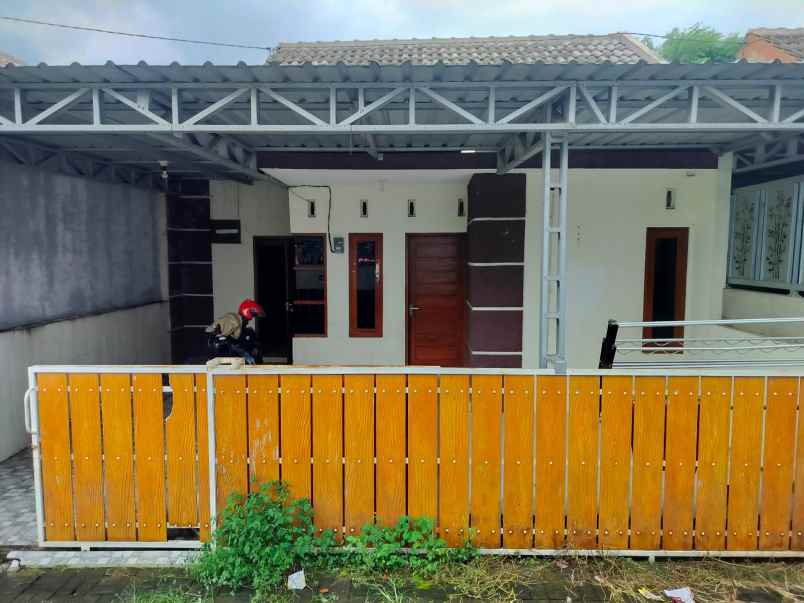 dijual rumah joho
