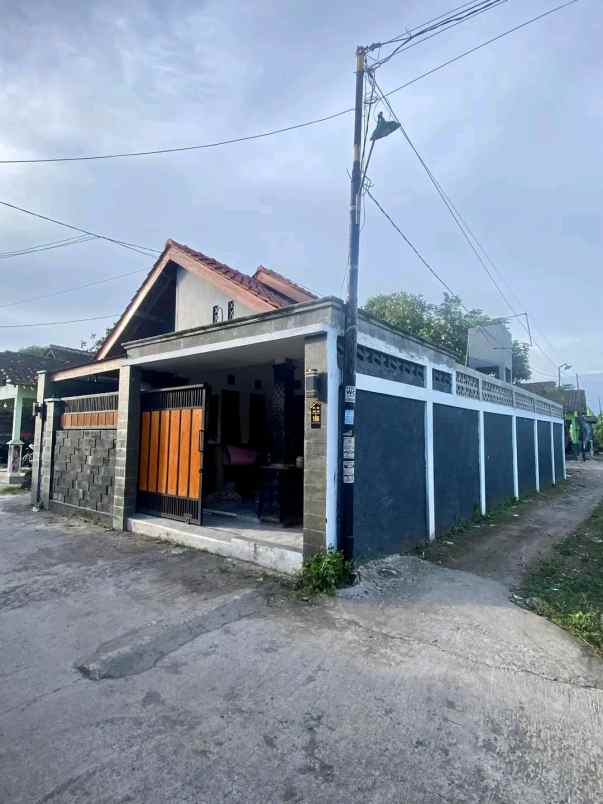 dijual rumah kalitirto