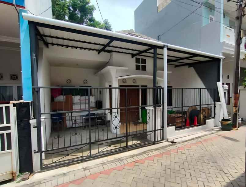 dijual rumah karah agung