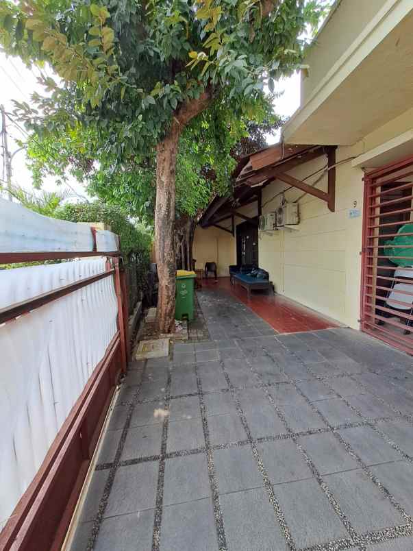 dijual rumah kayu manis