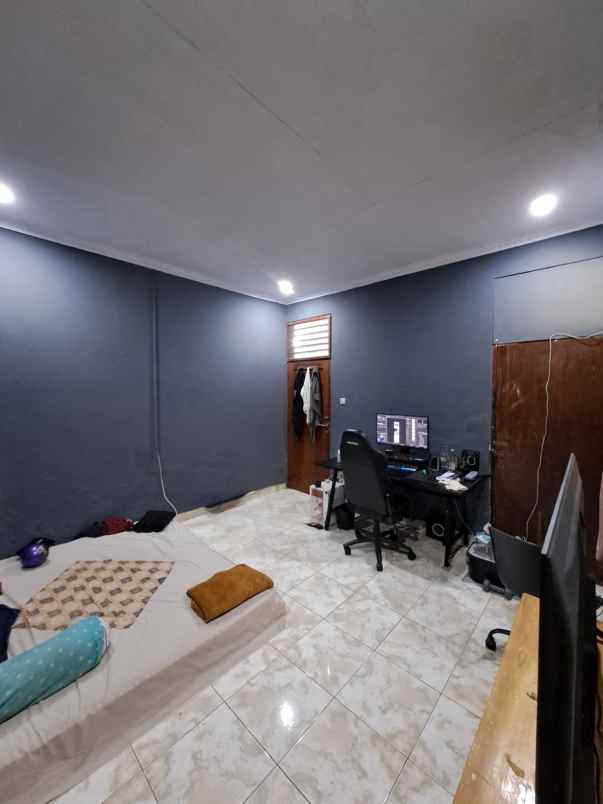 dijual rumah kayu manis