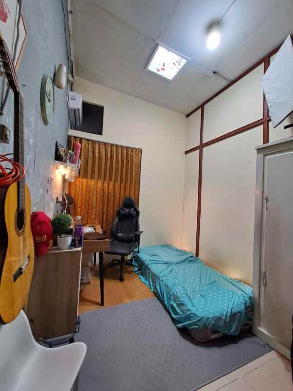 dijual rumah kayu manis