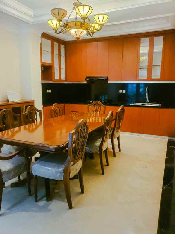 dijual rumah kebayoran lama