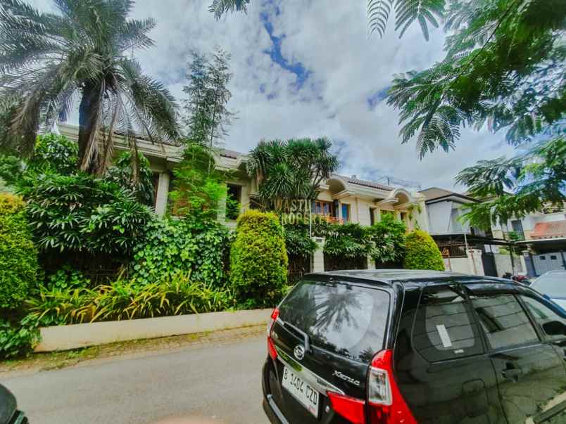 dijual rumah kebayoran lama