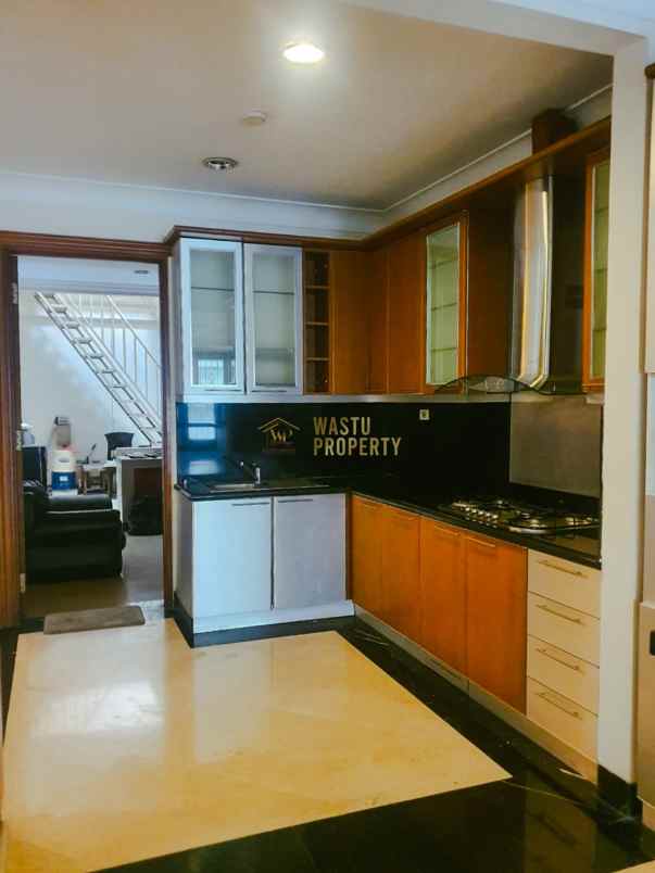 dijual rumah kebayoran lama