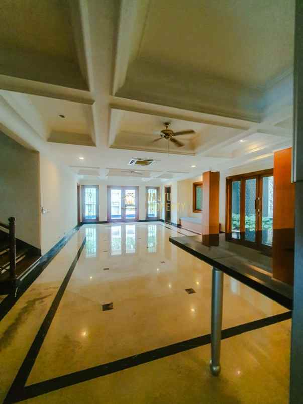 dijual rumah kebayoran lama