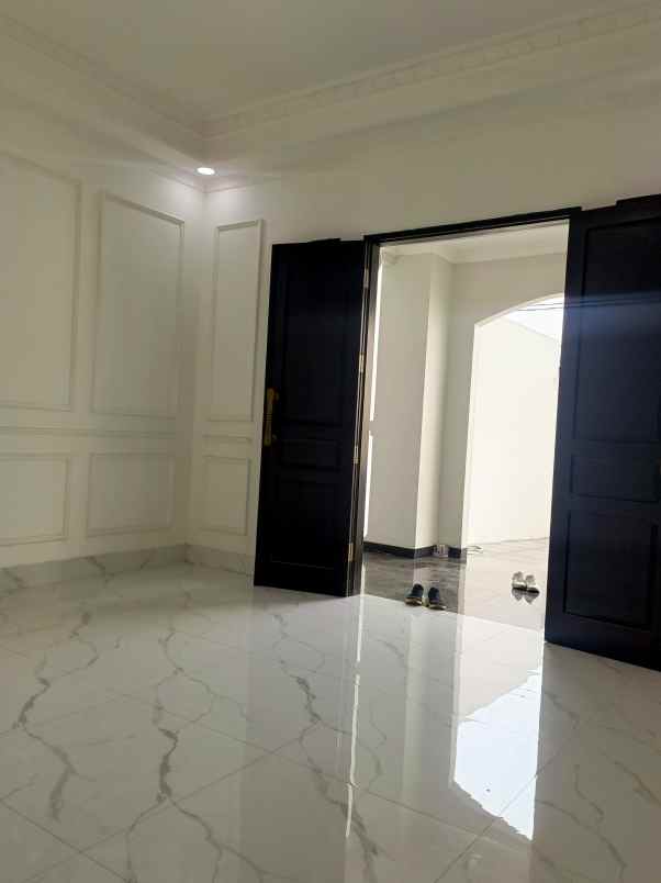 dijual rumah kebon jeruk jakbar